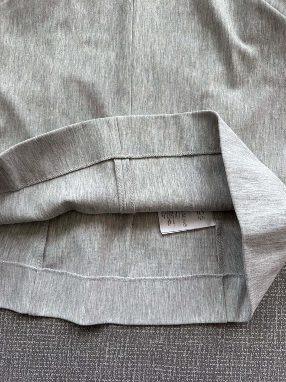 COS Women’s Sleeveless Turtleneck Top Size 2 Light Gray Stretch Minimalist - Picture 4 of 9